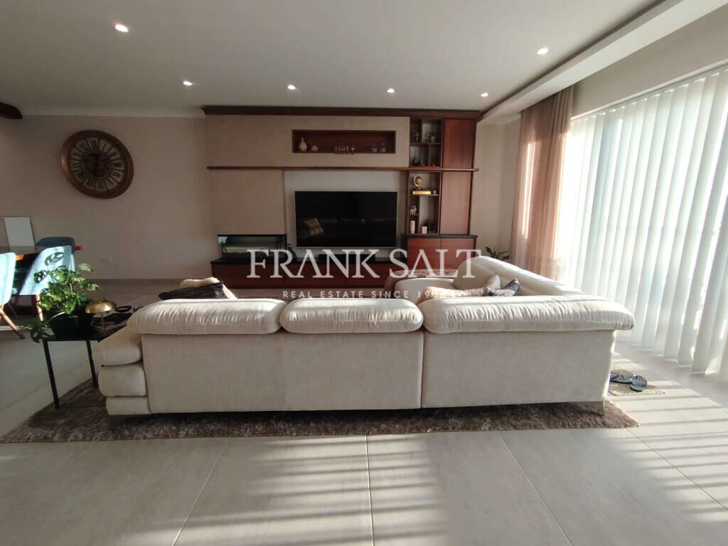 Zabbar, 4 Bedrooms Bedrooms, ,2 BathroomsBathrooms,For Sale,FRSA-921483