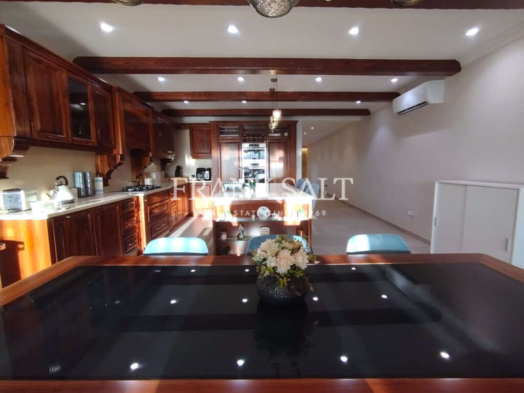 Zabbar, 4 Bedrooms Bedrooms, ,2 BathroomsBathrooms,For Sale,FRSA-921483