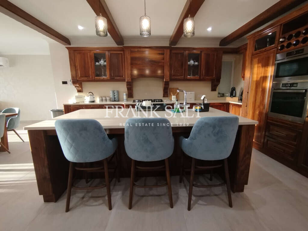 Zabbar, 4 Bedrooms Bedrooms, ,2 BathroomsBathrooms,For Sale,FRSA-921483