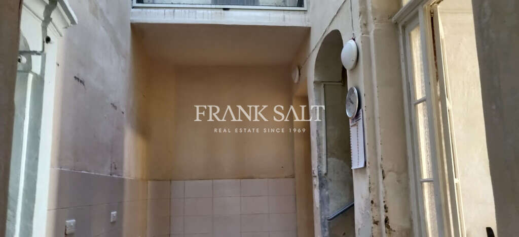 Cospicua, 3 Bedrooms Bedrooms, ,2 BathroomsBathrooms,For Sale,FRSA-919066