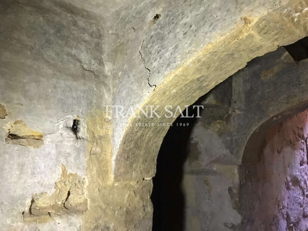 Cospicua, 3 Bedrooms Bedrooms, ,2 BathroomsBathrooms,For Sale,FRSA-919066