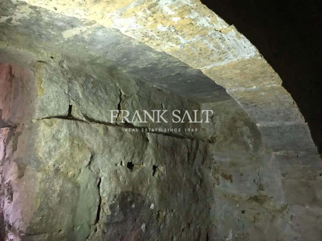 Cospicua, 3 Bedrooms Bedrooms, ,2 BathroomsBathrooms,For Sale,FRSA-919066