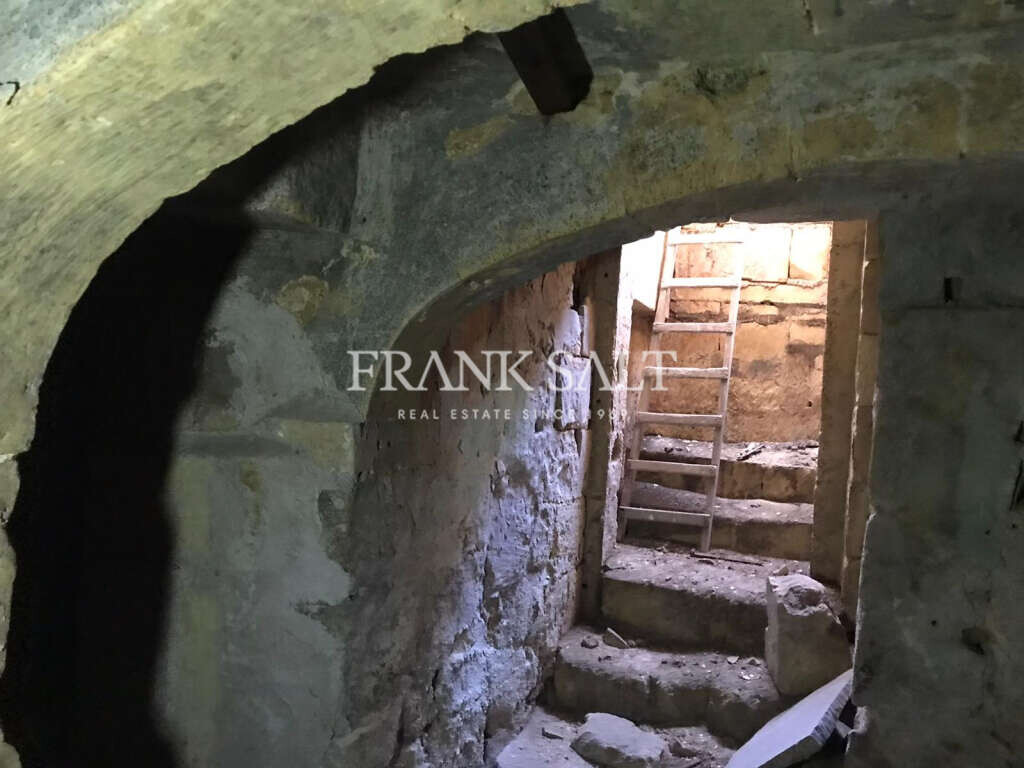 Cospicua, 3 Bedrooms Bedrooms, ,2 BathroomsBathrooms,For Sale,FRSA-919066