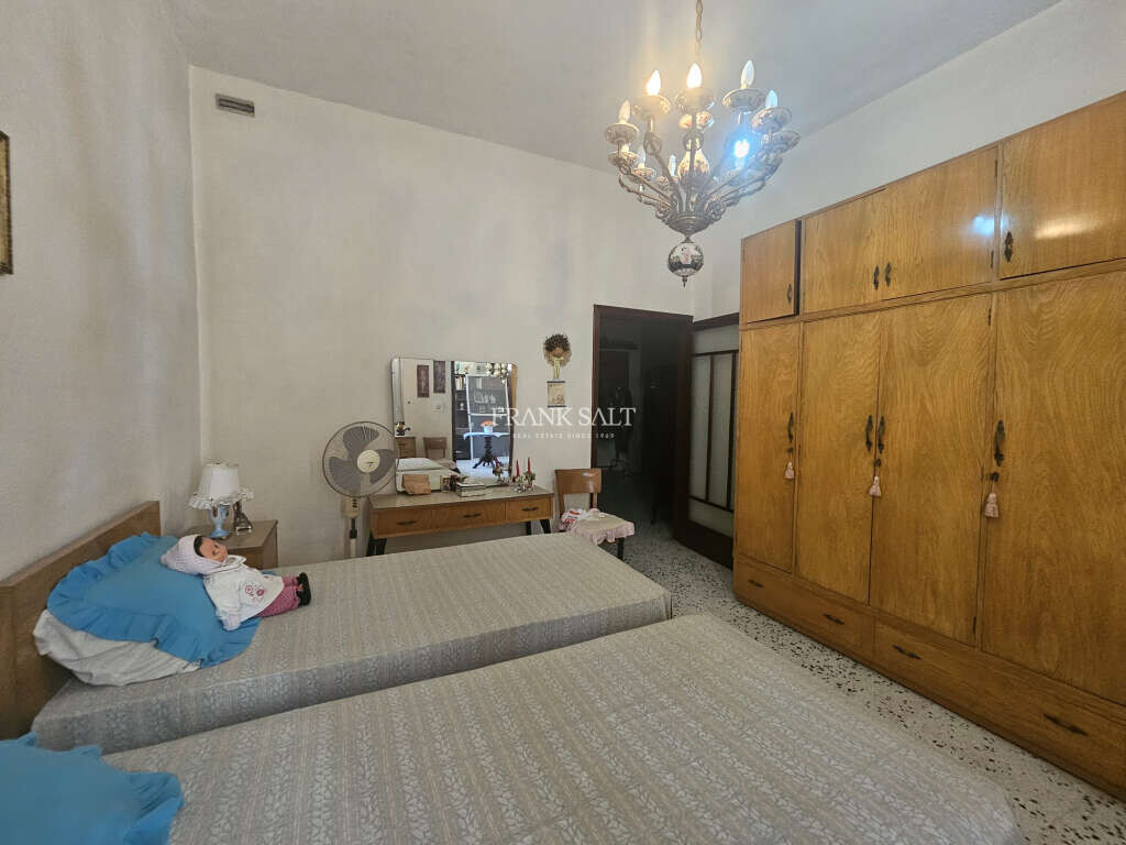 Qormi, 3 Bedrooms Bedrooms, ,2 BathroomsBathrooms,For Sale,FRSA-920292
