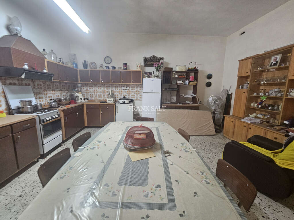 Qormi, 3 Bedrooms Bedrooms, ,2 BathroomsBathrooms,For Sale,FRSA-920292