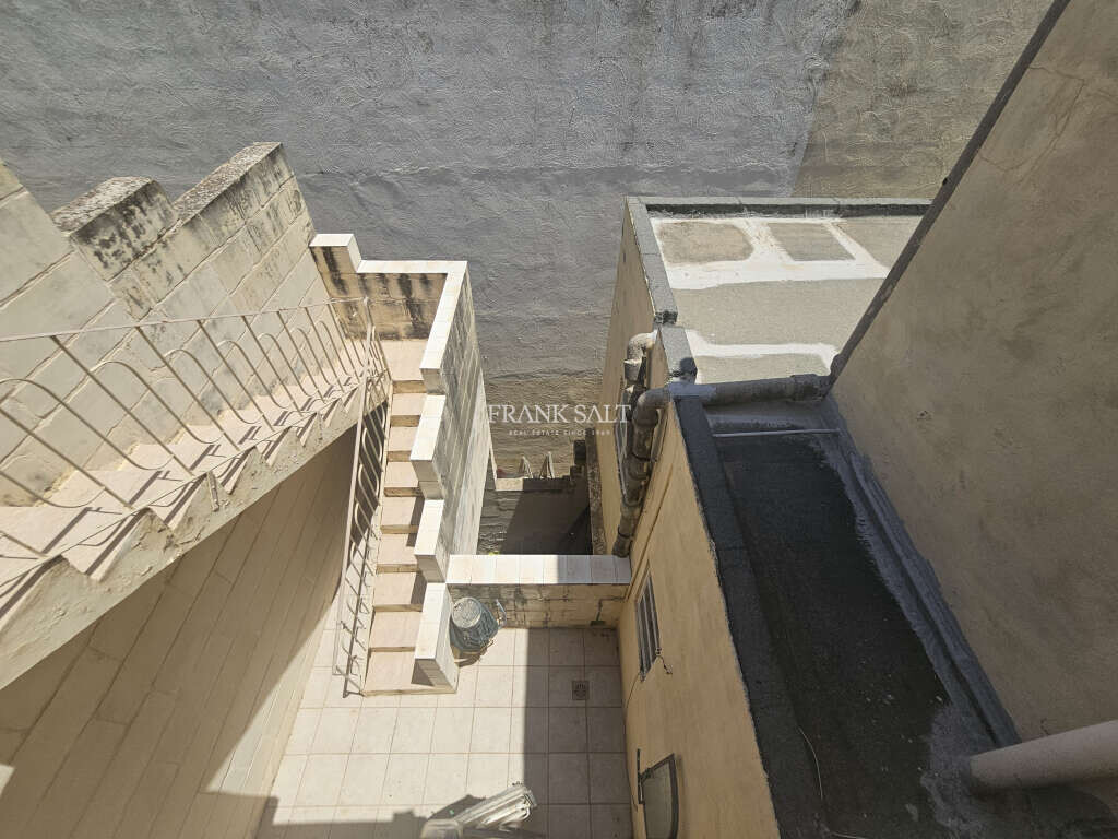 Qormi, 3 Bedrooms Bedrooms, ,2 BathroomsBathrooms,For Sale,FRSA-920292