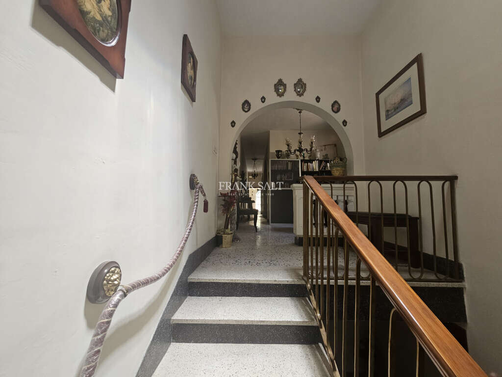 Qormi, 3 Bedrooms Bedrooms, ,2 BathroomsBathrooms,For Sale,FRSA-920292