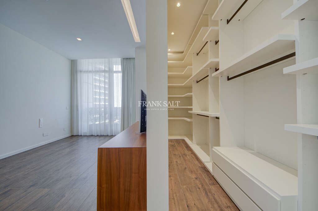 Pender Gardens, 3 Bedrooms Bedrooms, ,1 BathroomBathrooms,For Sale,FRSA-046434