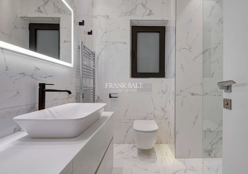 Pender Gardens, 3 Bedrooms Bedrooms, ,1 BathroomBathrooms,For Sale,FRSA-046434