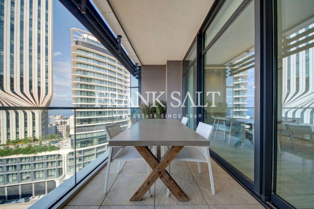 Pender Gardens, 3 Bedrooms Bedrooms, ,1 BathroomBathrooms,For Sale,FRSA-046434