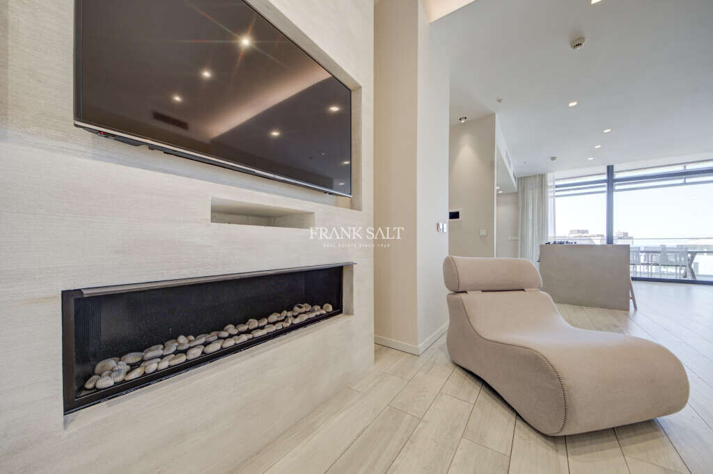 Pender Gardens, 3 Bedrooms Bedrooms, ,1 BathroomBathrooms,For Sale,FRSA-046434