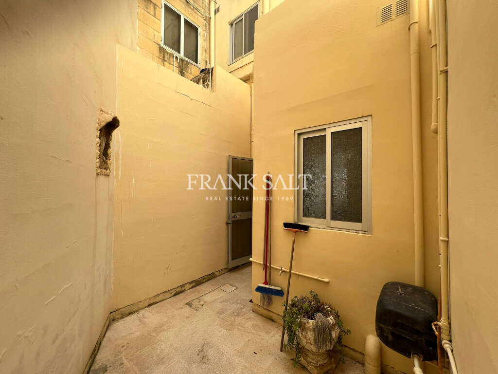 Marsascala, 2 Bedrooms Bedrooms, ,2 BathroomsBathrooms,For Sale,FRSA-920353