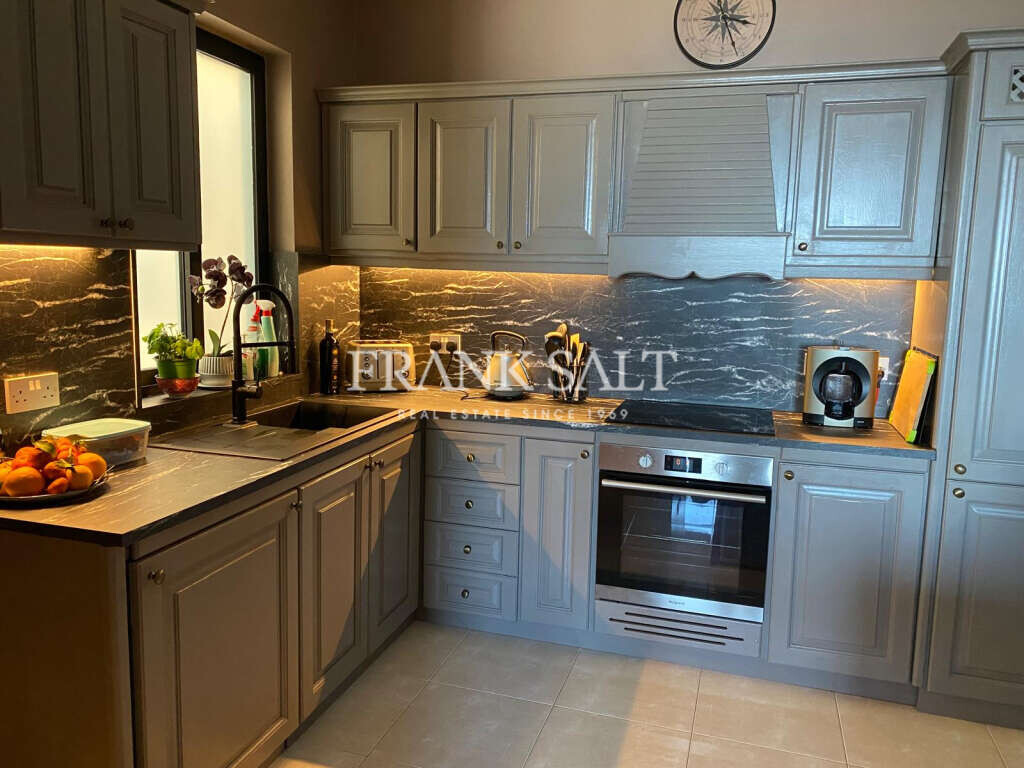 Mellieha, 2 Bedrooms Bedrooms, ,2 BathroomsBathrooms,For Sale,FRSA-920524