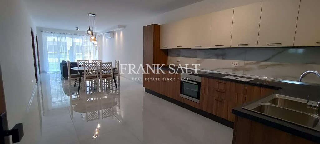 Qawra, 2 Bedrooms Bedrooms, ,1 BathroomBathrooms,For Sale,FRSA-920457