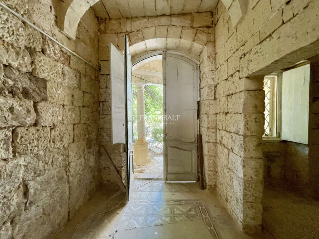 Pieta, ,For Sale,FRSA-919705