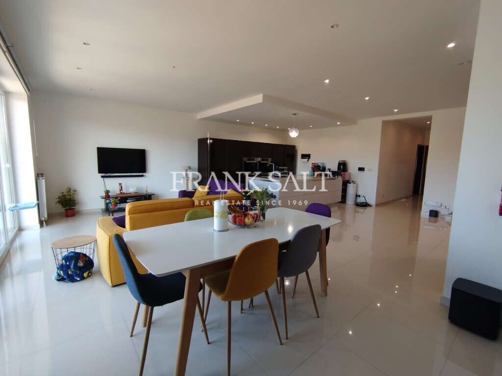 Birzebbugia, 3 Bedrooms Bedrooms, ,2 BathroomsBathrooms,For Sale,FRSA-920402