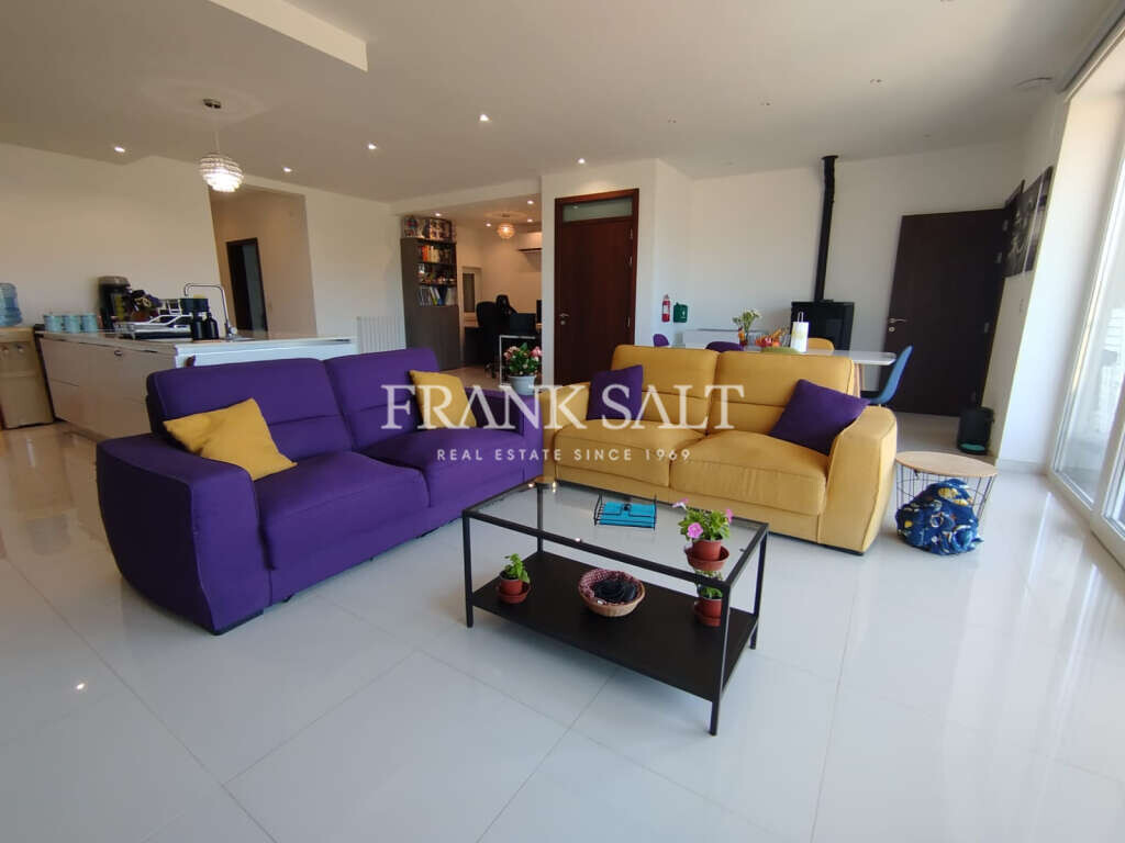 Birzebbugia, 3 Bedrooms Bedrooms, ,2 BathroomsBathrooms,For Sale,FRSA-920402