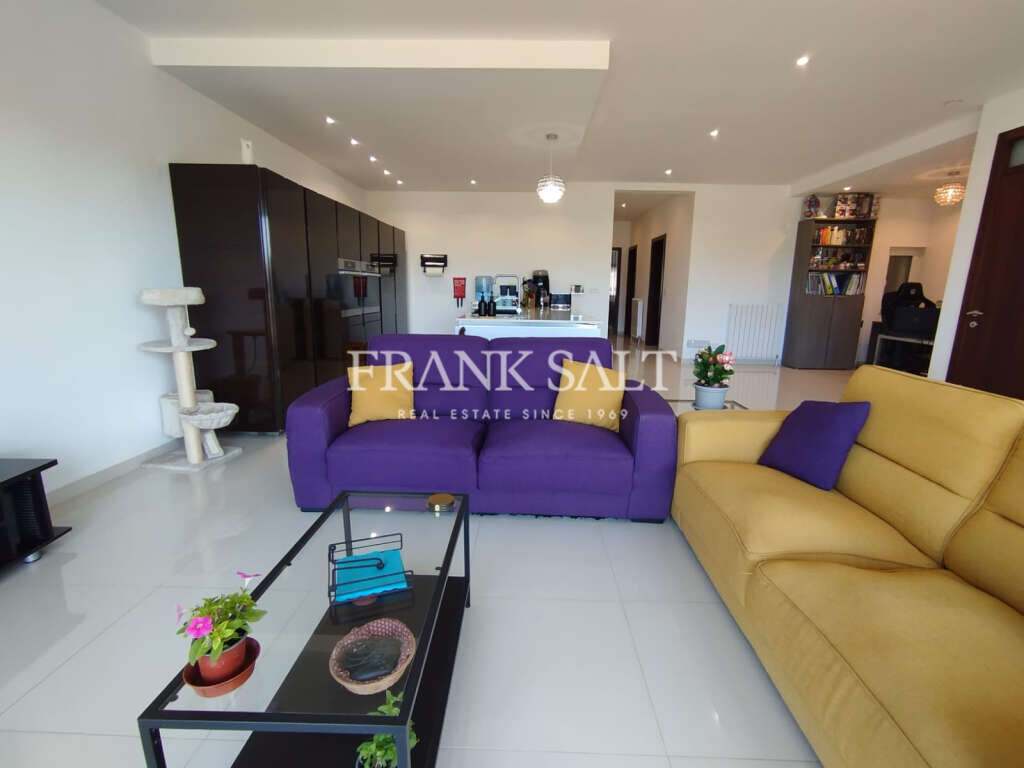 Birzebbugia, 3 Bedrooms Bedrooms, ,2 BathroomsBathrooms,For Sale,FRSA-920402