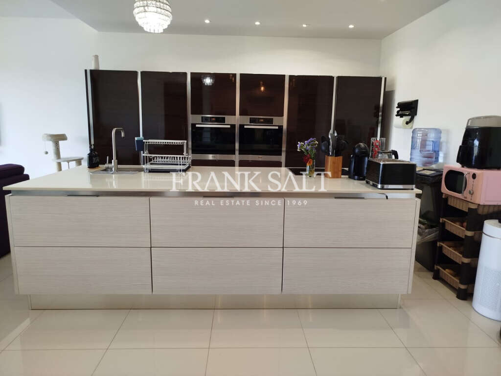 Birzebbugia, 3 Bedrooms Bedrooms, ,2 BathroomsBathrooms,For Sale,FRSA-920402