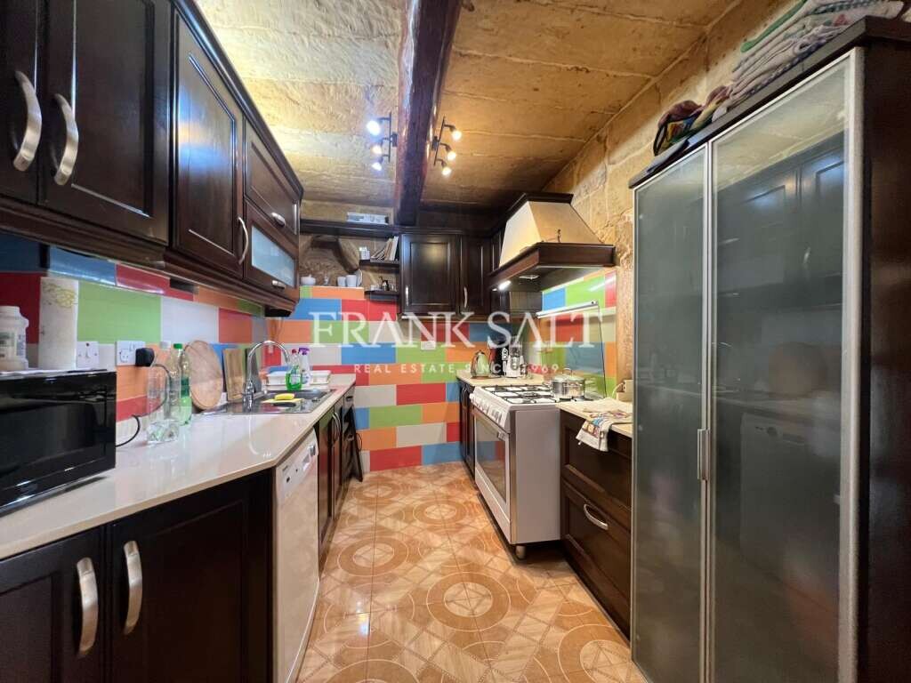 Qrendi, 3 Bedrooms Bedrooms, ,1 BathroomBathrooms,For Sale,FRSA-920397