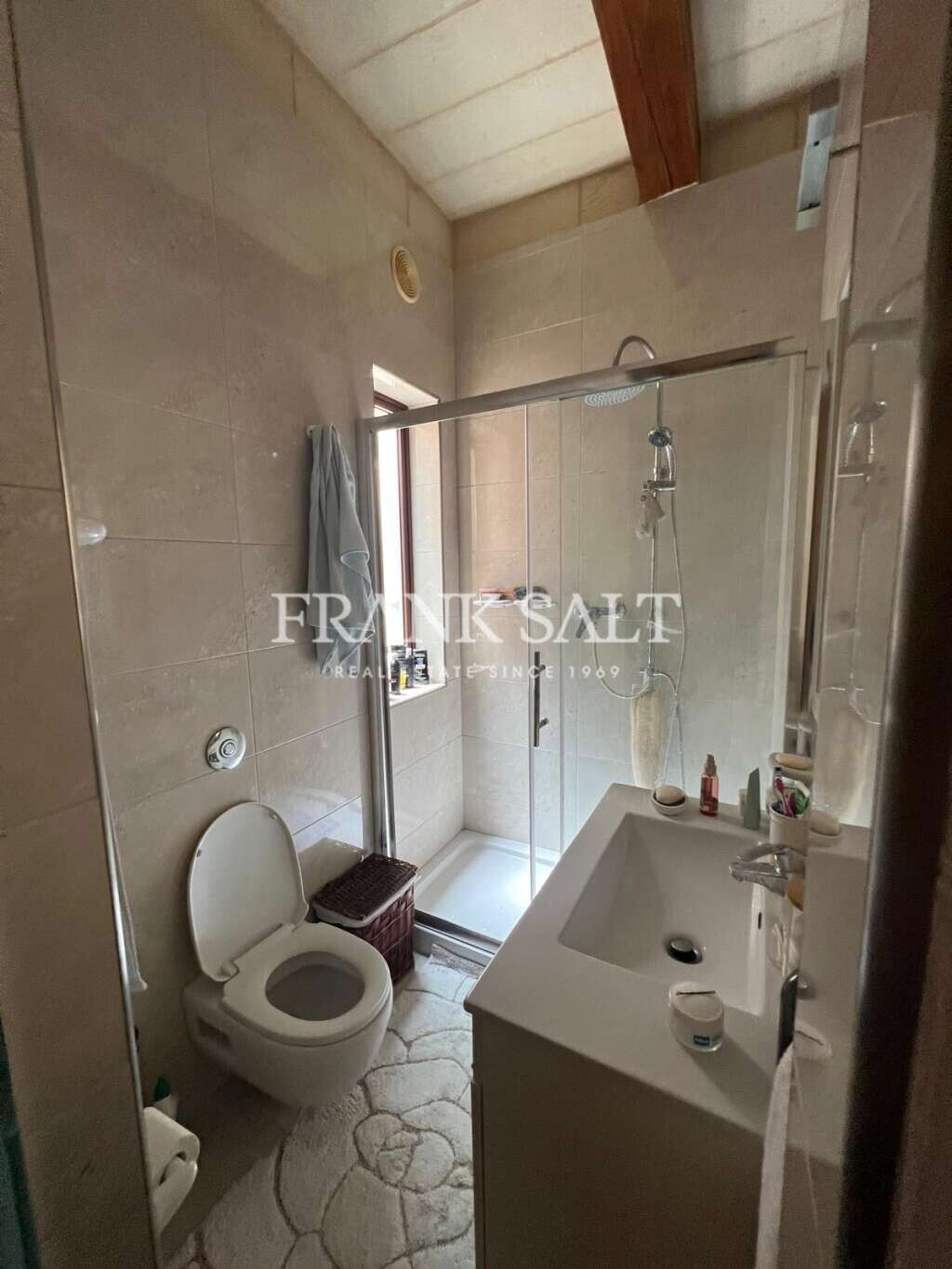 Qrendi, 3 Bedrooms Bedrooms, ,1 BathroomBathrooms,For Sale,FRSA-920397