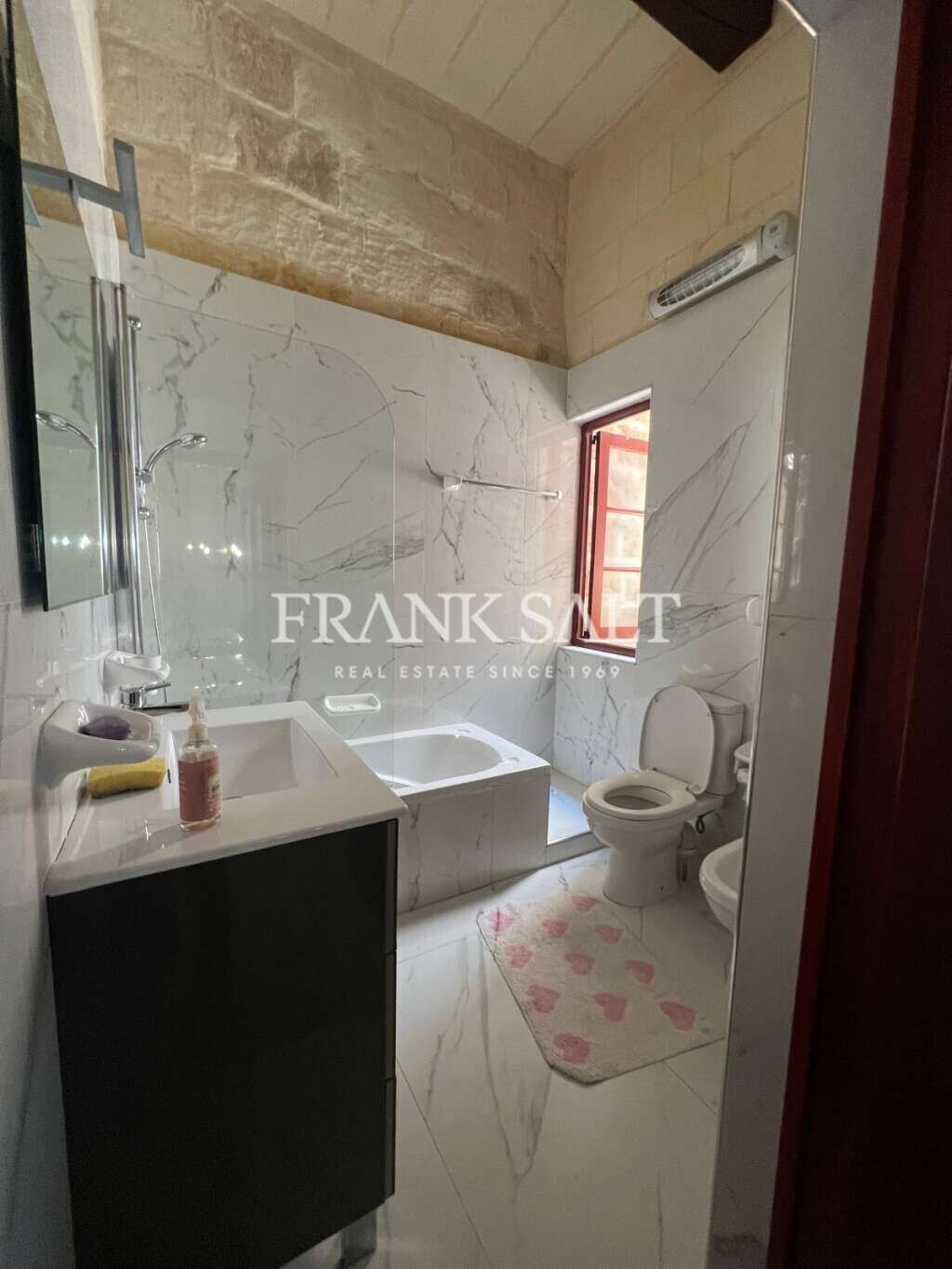 Qrendi, 3 Bedrooms Bedrooms, ,1 BathroomBathrooms,For Sale,FRSA-920397