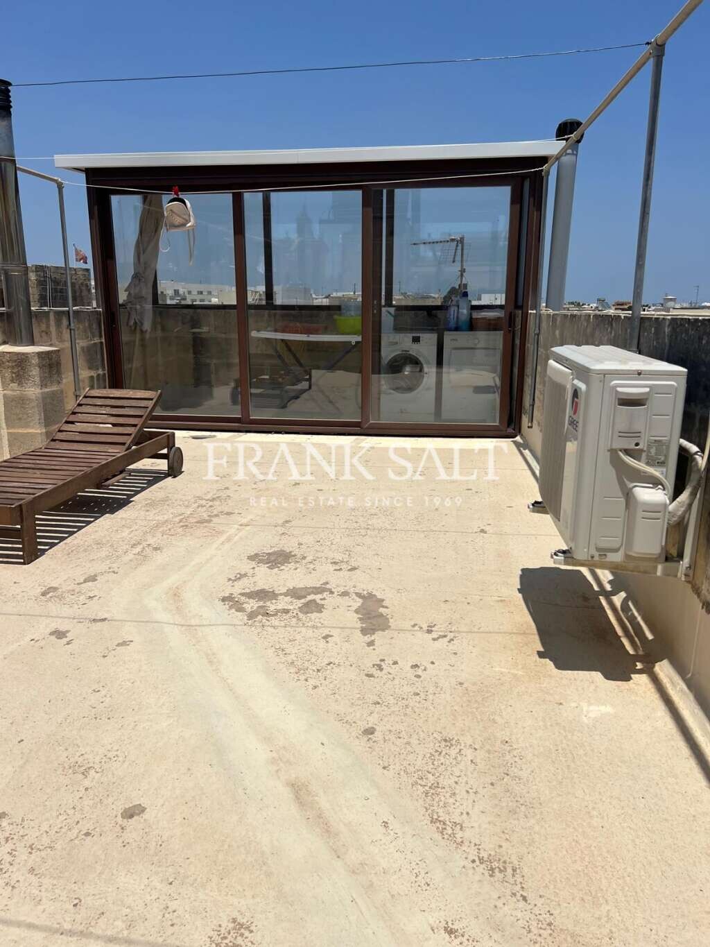 Qrendi, 3 Bedrooms Bedrooms, ,1 BathroomBathrooms,For Sale,FRSA-920397