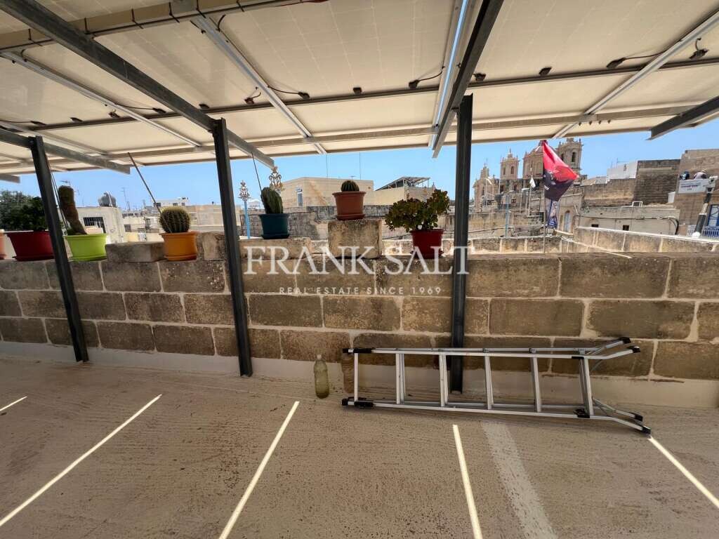 Qrendi, 3 Bedrooms Bedrooms, ,1 BathroomBathrooms,For Sale,FRSA-920397