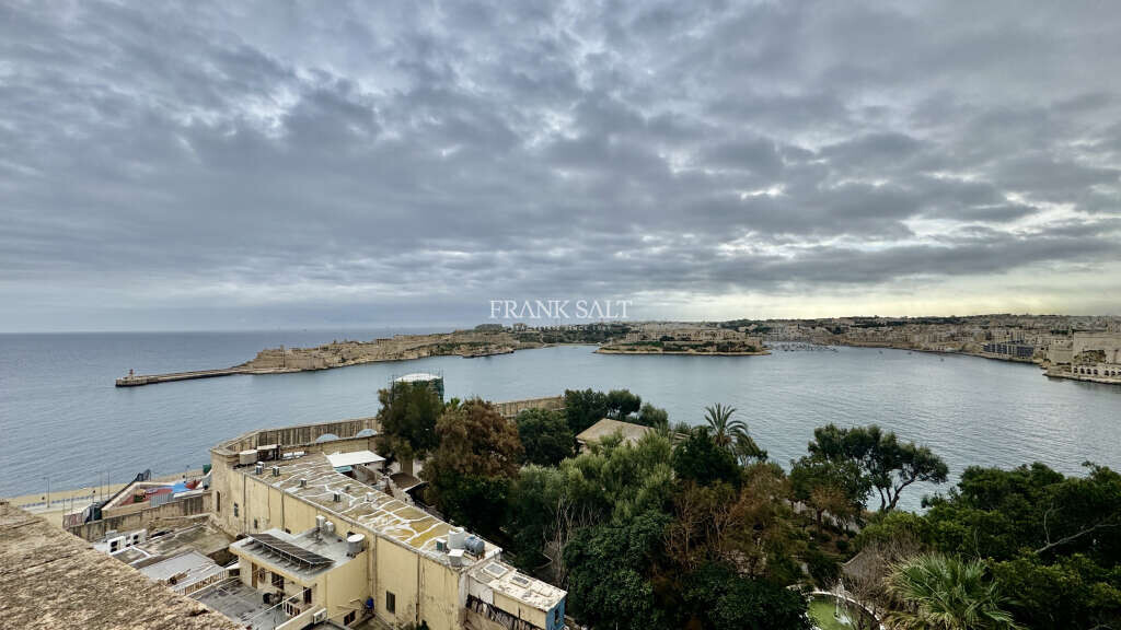 Valletta, 3 Bedrooms Bedrooms, ,1 BathroomBathrooms,For Sale,FRSA-046683
