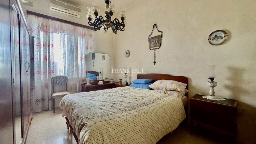 Valletta, 3 Bedrooms Bedrooms, ,1 BathroomBathrooms,For Sale,FRSA-046683