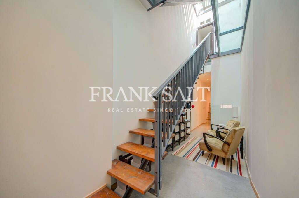 Rabat, 3 Bedrooms Bedrooms, ,2 BathroomsBathrooms,For Sale,FRSA-919534