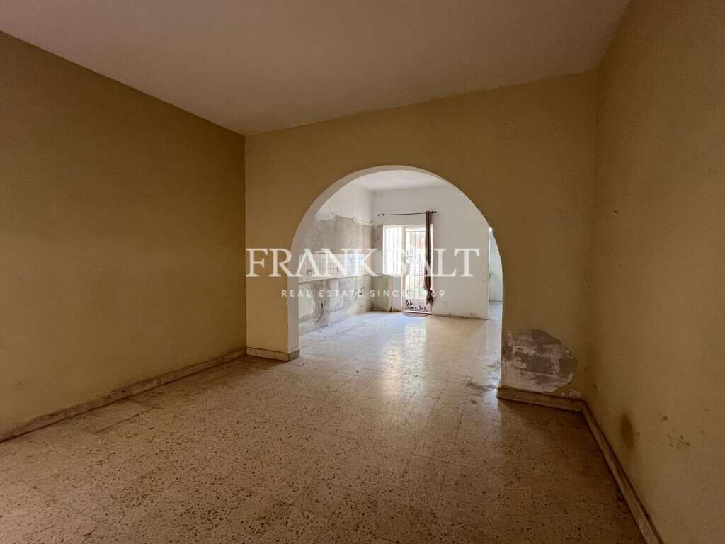 Sliema, 3 Bedrooms Bedrooms, ,2 BathroomsBathrooms,For Sale,FRSA-919678