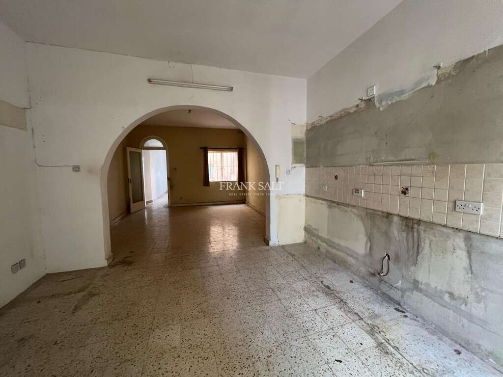 Sliema, 3 Bedrooms Bedrooms, ,2 BathroomsBathrooms,For Sale,FRSA-919678