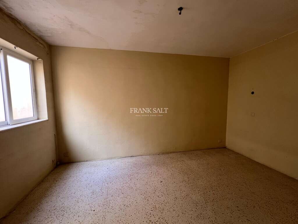 Sliema, 3 Bedrooms Bedrooms, ,2 BathroomsBathrooms,For Sale,FRSA-919678