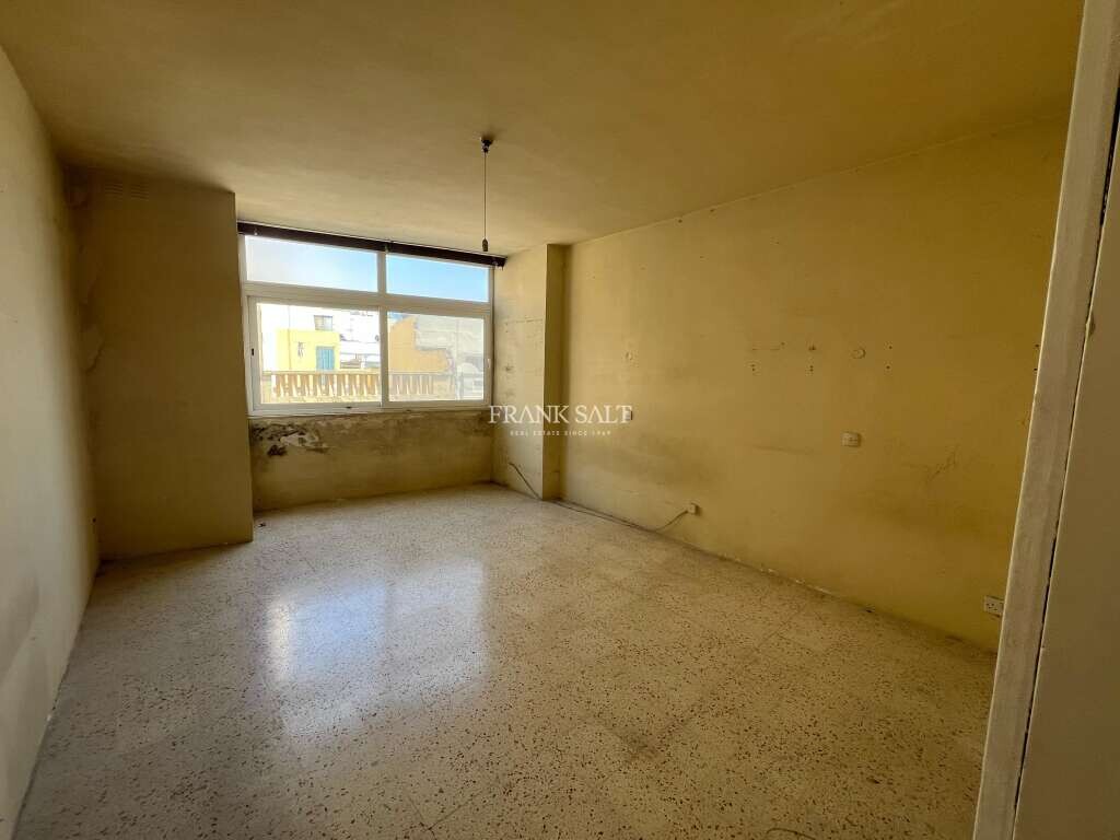 Sliema, 3 Bedrooms Bedrooms, ,2 BathroomsBathrooms,For Sale,FRSA-919678