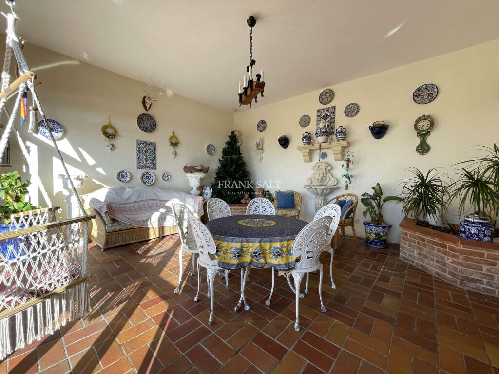 Madliena, 9 Bedrooms Bedrooms, ,6 BathroomsBathrooms,For Sale,FRSA-321969