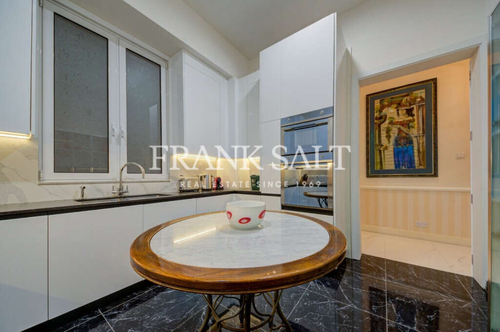 Sliema, 3 Bedrooms Bedrooms, ,2 BathroomsBathrooms,For Sale,FRSA-320392