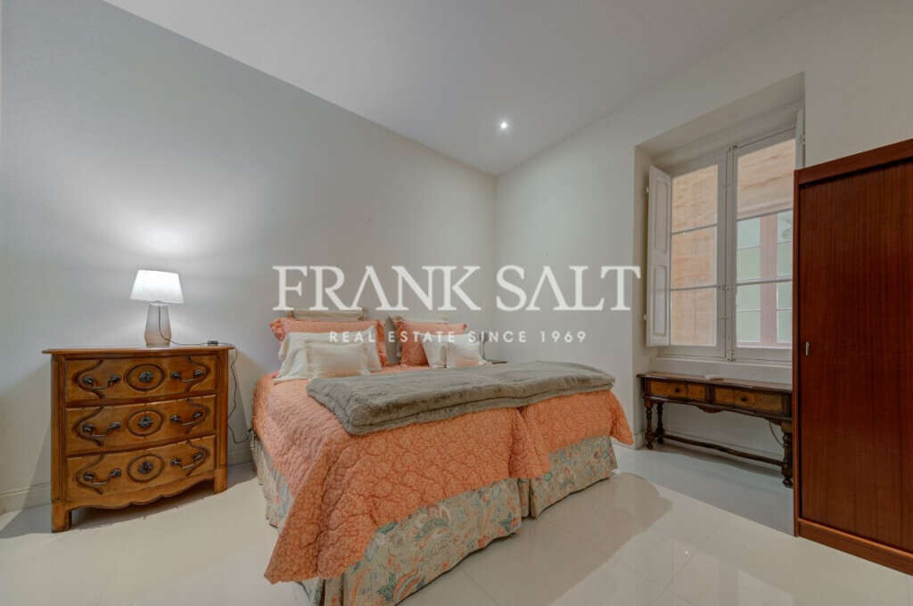 Sliema, 3 Bedrooms Bedrooms, ,2 BathroomsBathrooms,For Sale,FRSA-320392