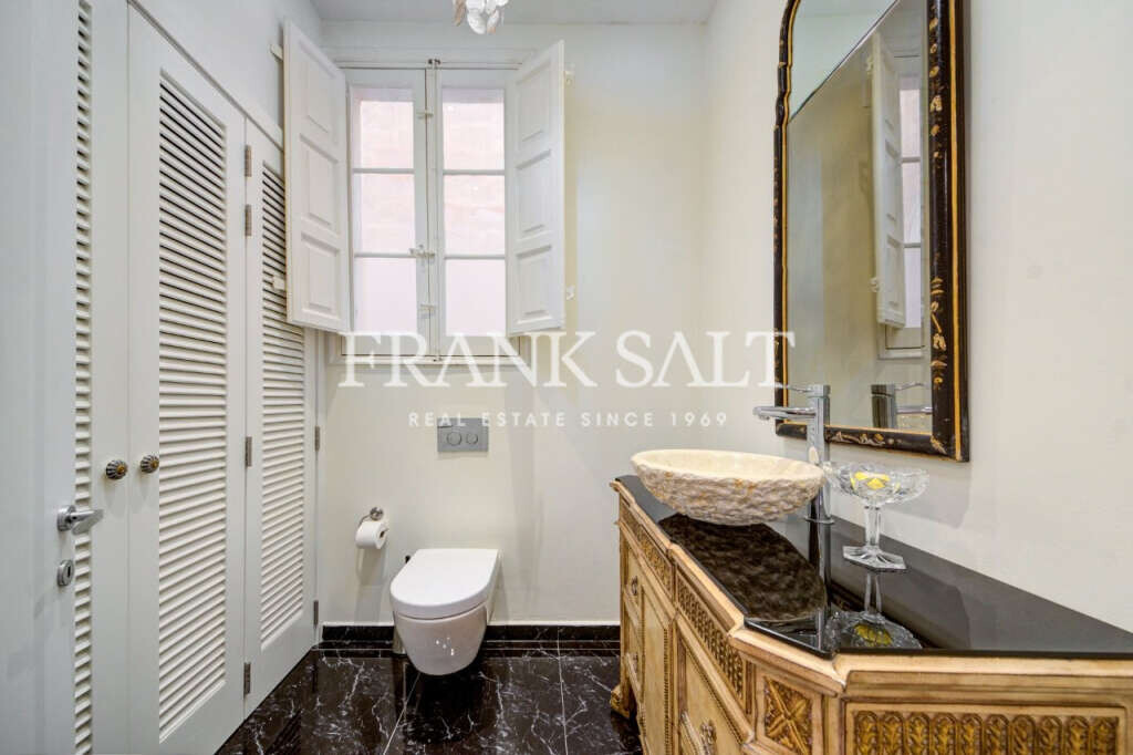 Sliema, 3 Bedrooms Bedrooms, ,2 BathroomsBathrooms,For Sale,FRSA-320392