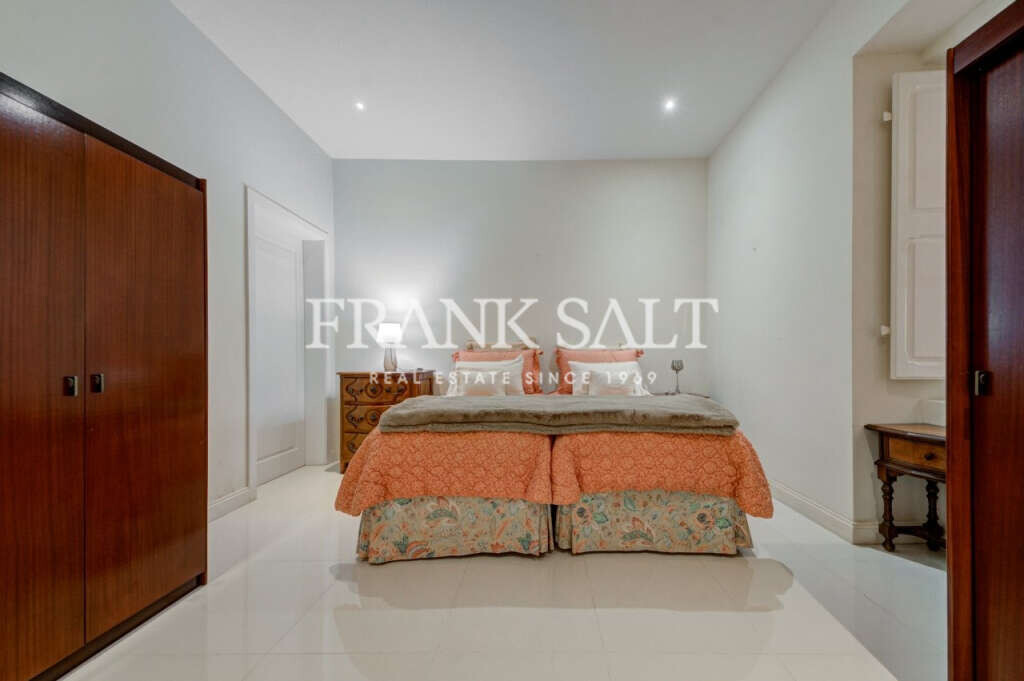 Sliema, 3 Bedrooms Bedrooms, ,2 BathroomsBathrooms,For Sale,FRSA-320392