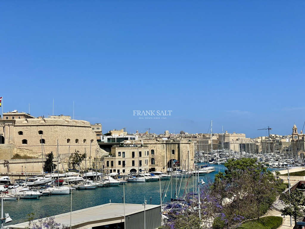 Cospicua, 3 Bedrooms Bedrooms, ,1 BathroomBathrooms,For Sale,FRSA-919456 Cospicua, 3 Bedrooms Bedrooms, ,1 BathroomBathrooms,For Sale,FRSA-919456