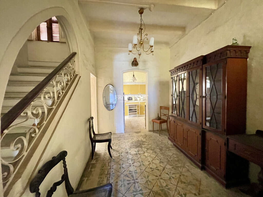 Cospicua, 3 Bedrooms Bedrooms, ,1 BathroomBathrooms,For Sale,FRSA-919456