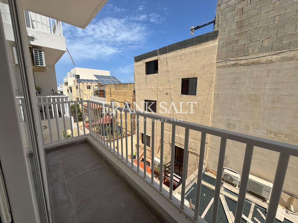 Pembroke, 2 Bedrooms Bedrooms, ,2 BathroomsBathrooms,For Sale,FRSA-919480