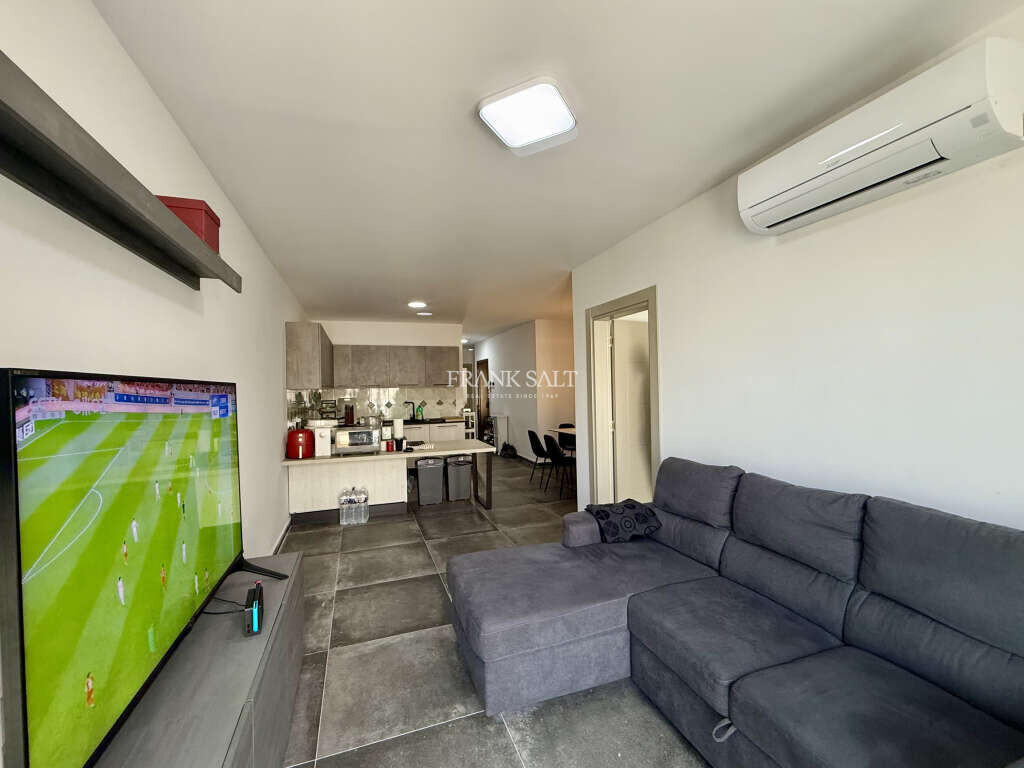 Swieqi, 3 Bedrooms Bedrooms, ,1 BathroomBathrooms,For Sale,FRSA-919437