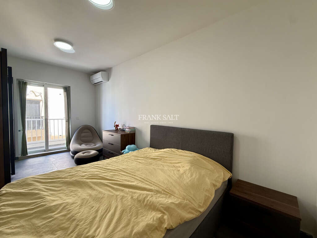 Swieqi, 3 Bedrooms Bedrooms, ,1 BathroomBathrooms,For Sale,FRSA-919437