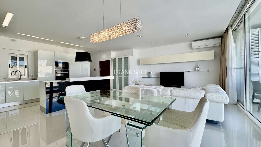 Swieqi, 3 Bedrooms Bedrooms, ,1 BathroomBathrooms,For Sale,FRSA-919370