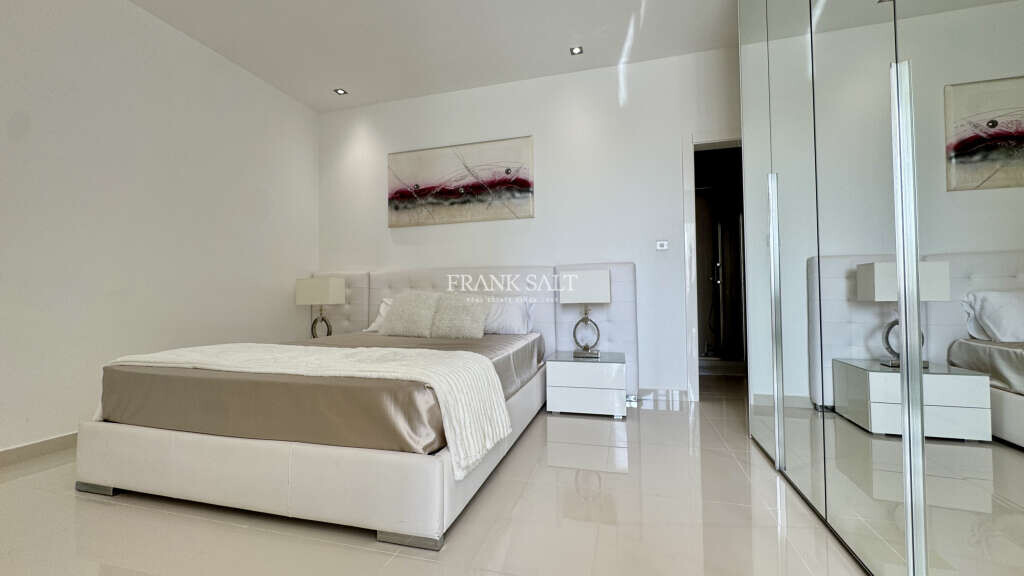 Swieqi, 3 Bedrooms Bedrooms, ,1 BathroomBathrooms,For Sale,FRSA-919370