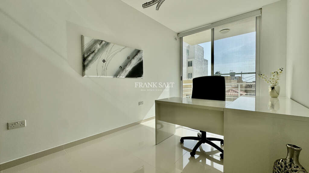 Swieqi, 3 Bedrooms Bedrooms, ,1 BathroomBathrooms,For Sale,FRSA-919370