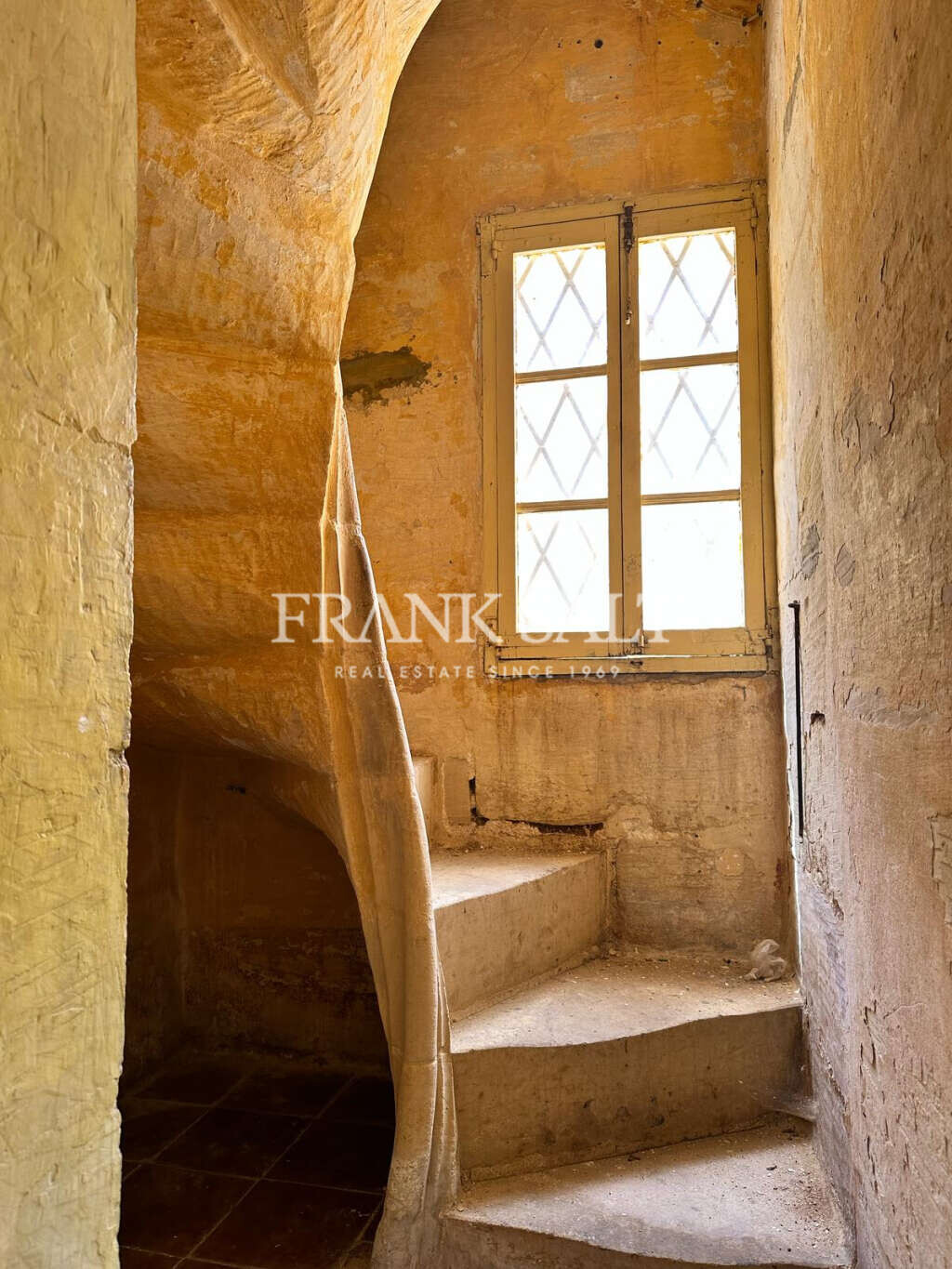 Zejtun, 3 Bedrooms Bedrooms, ,1 BathroomBathrooms,For Sale,FRSA-919141