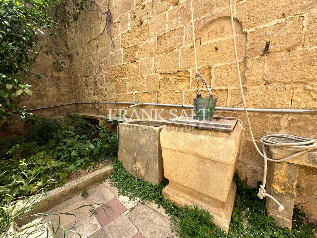 Zejtun, 3 Bedrooms Bedrooms, ,1 BathroomBathrooms,For Sale,FRSA-919141